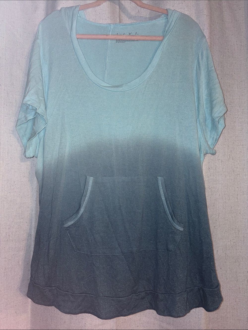 Livi Active Aqua to Teal Ombre Short-Sleeve Pullover Hoodie - Picture 2 of 6
